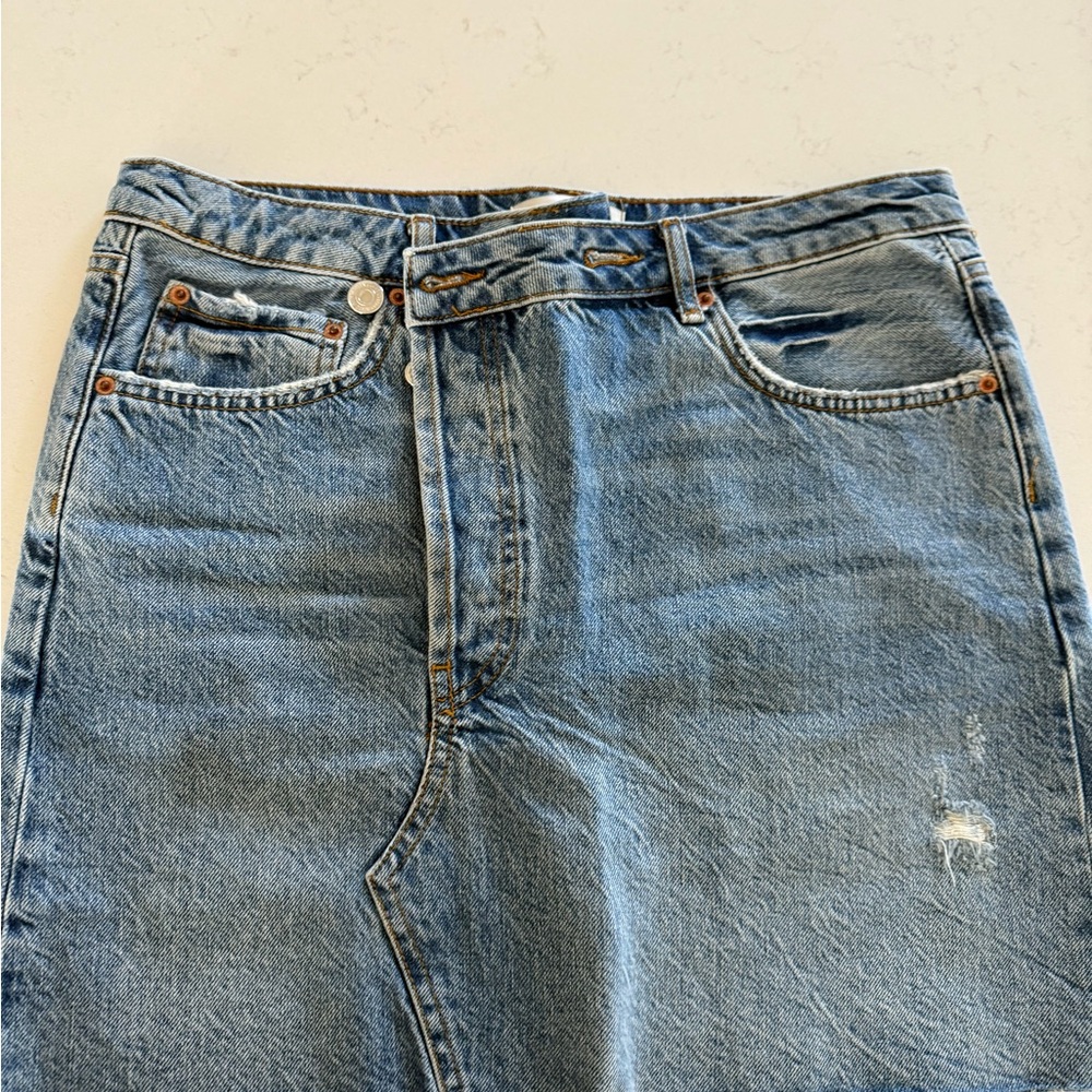 Zara Relaxed Fit Light Blue Jeans